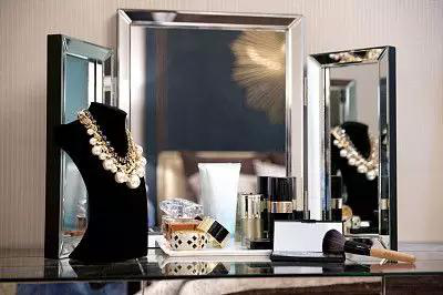 1533709555673666.png blob.png